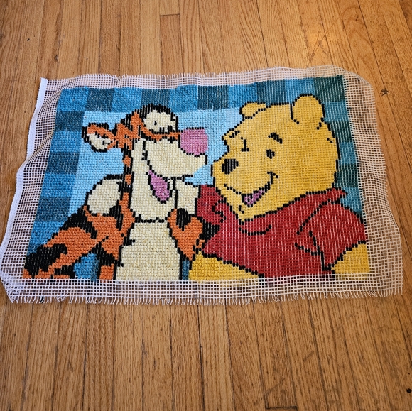 Vintage Winnie the Pooh & Tigger Hook Rug 29" x 20" - Picture 3 of 5